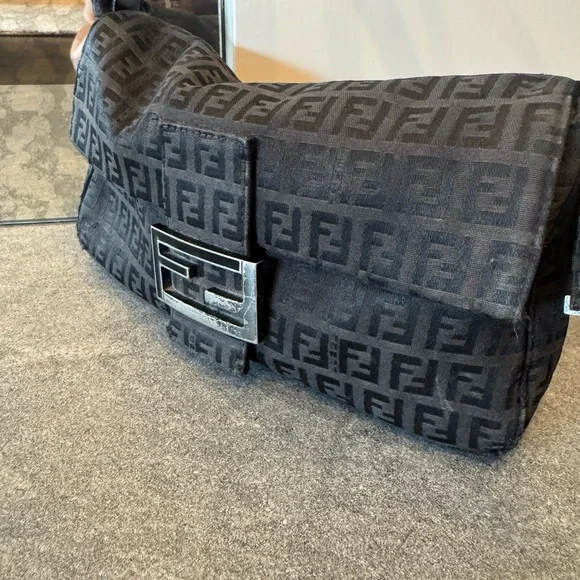 Fendi Black FF Logo Mini Baguette Shoulder Bag - Picture 6 of 10